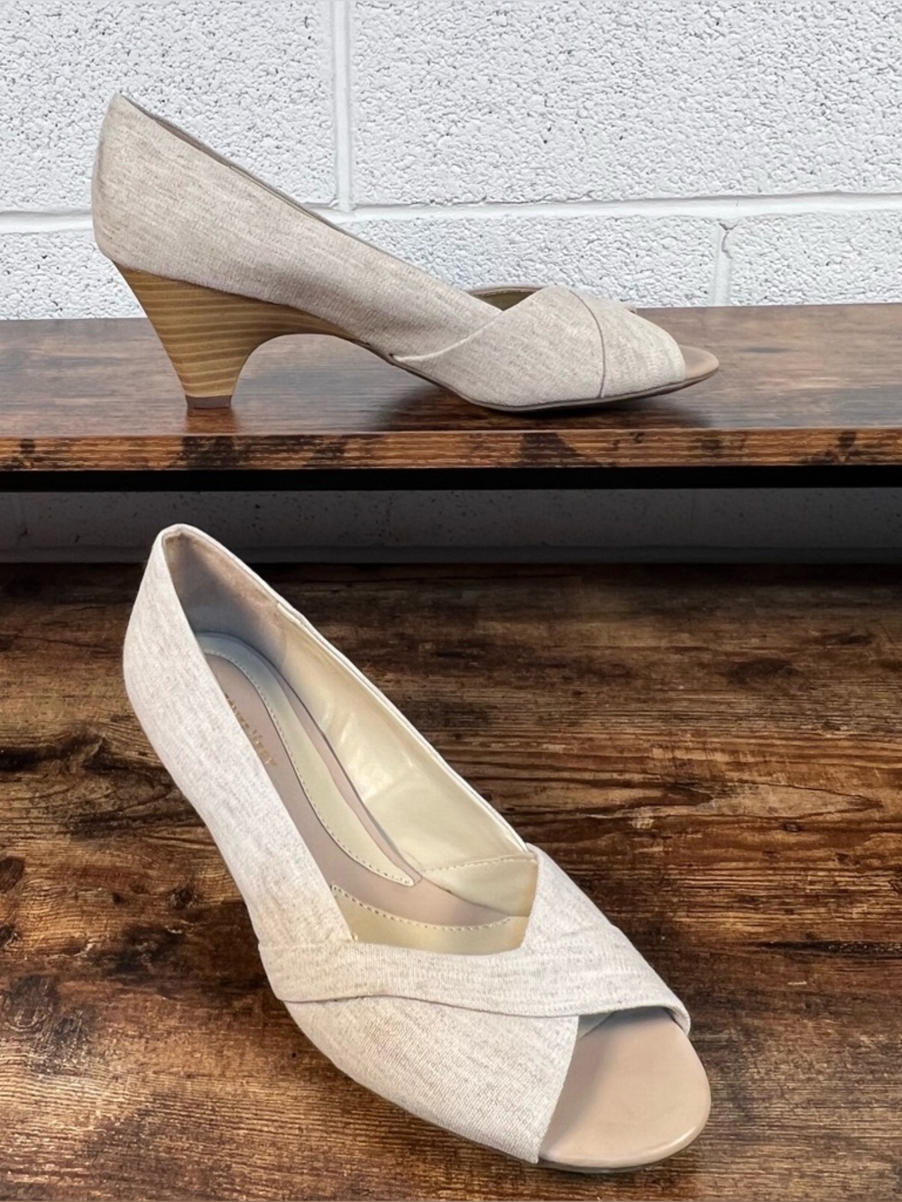 Naturalizer Wava Shoes Beige Canvas Peep Toe Heels Business Casual Women's 8.5